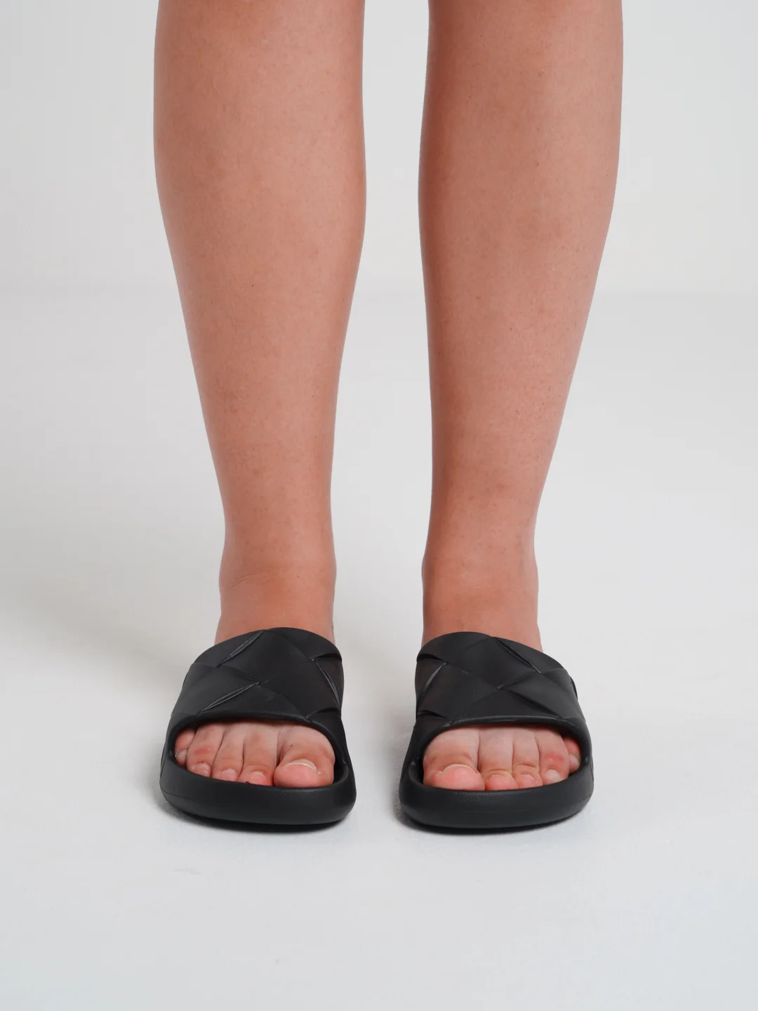 Черный сланцы женские, размеры 37-40