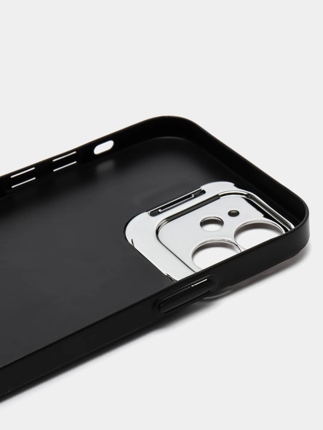 Черный чехол для iPhone 12 пластиковый матовый ультратонкий с защитой камеры
