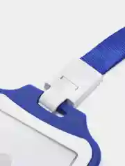 Синий бейдж пластиковый, вертикальный