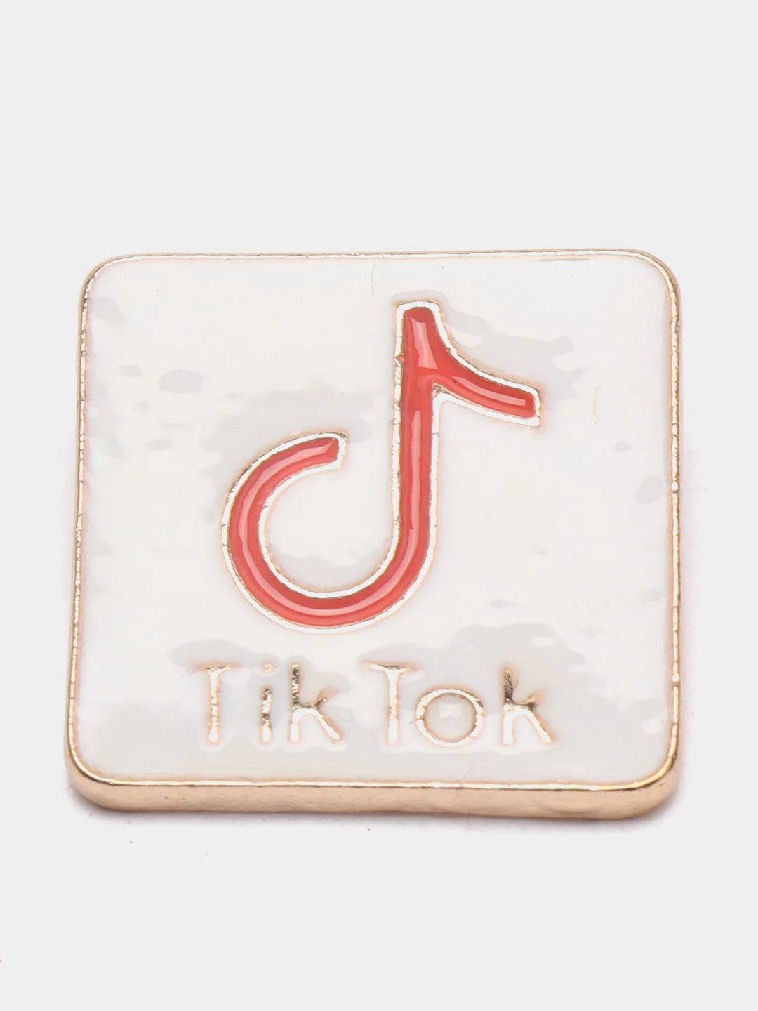 Коралловый брошь "TikTok"