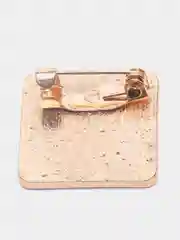 Коралловый брошь "TikTok"