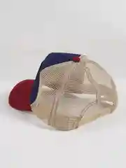 Красный кепка сетчатая