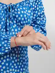Серый браслет "Красная нить"