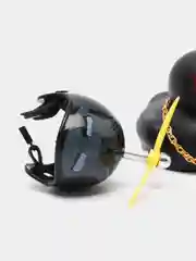Лазурный утка в шлеме в машину, с креплением для велосипеда