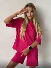 Сиреневый костюм женский
