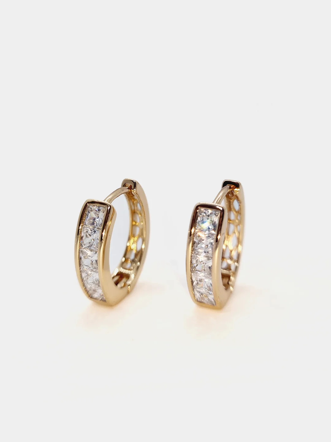 Серьги Xuping из медицинского золота, с переливающимися кристаллами