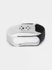 Белый ремешок силиконовый для Xiaomi Mi Band 5/ Mi Band 6 двухцветный перфорированный