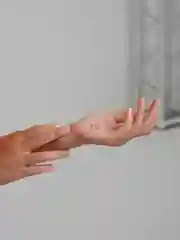 Розовый кольцо из искусственного жемчуга с сердечком