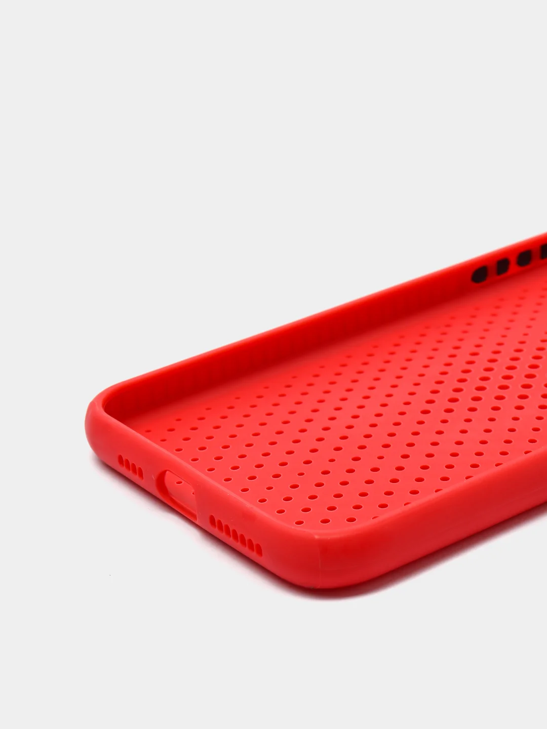 Красный чехол силиконовый с перфорацией для Айфон iPhone 11 /11 Pro / 11 Pro Max / 12