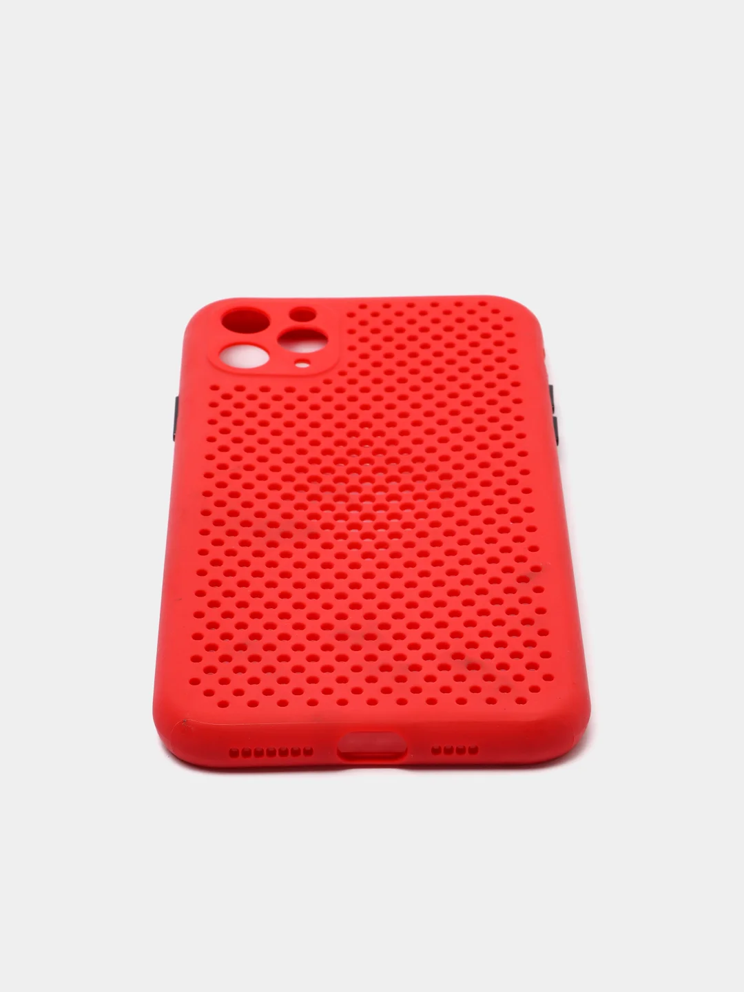Красный чехол силиконовый с перфорацией для Айфон iPhone 11 /11 Pro / 11 Pro Max / 12