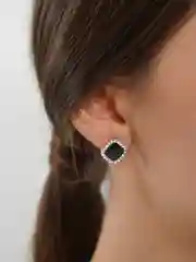 Серьги женские, черные, со стразами