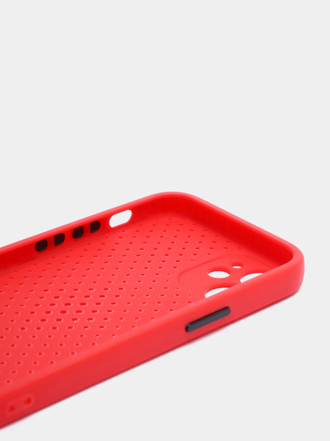 Красный чехол силиконовый с перфорацией для Айфон iPhone 11 /11 Pro / 11 Pro Max / 12