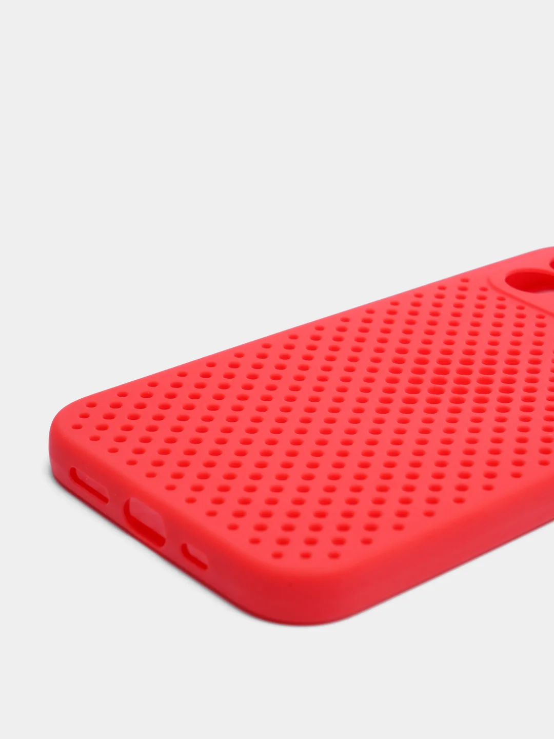 Красный чехол силиконовый с перфорацией для Айфон iPhone 11 /11 Pro / 11 Pro Max / 12