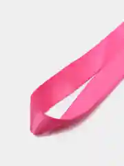 Розовый бейдж, пластиковый, горизонтальный