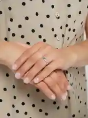 Молочный женское необычное кольцо