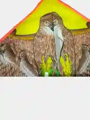 Коричневый воздушный змей с леской