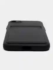 Черный чехол силиконовый с карманом для карты на iPhone