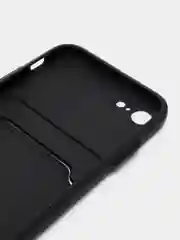 Черный чехол силиконовый с карманом для карты на iPhone