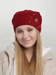 Алый шапка женская  с флисовой подкладкой "Дождь"
