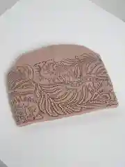Карамельный шапка женская  с флисовой подкладкой "Дождь"