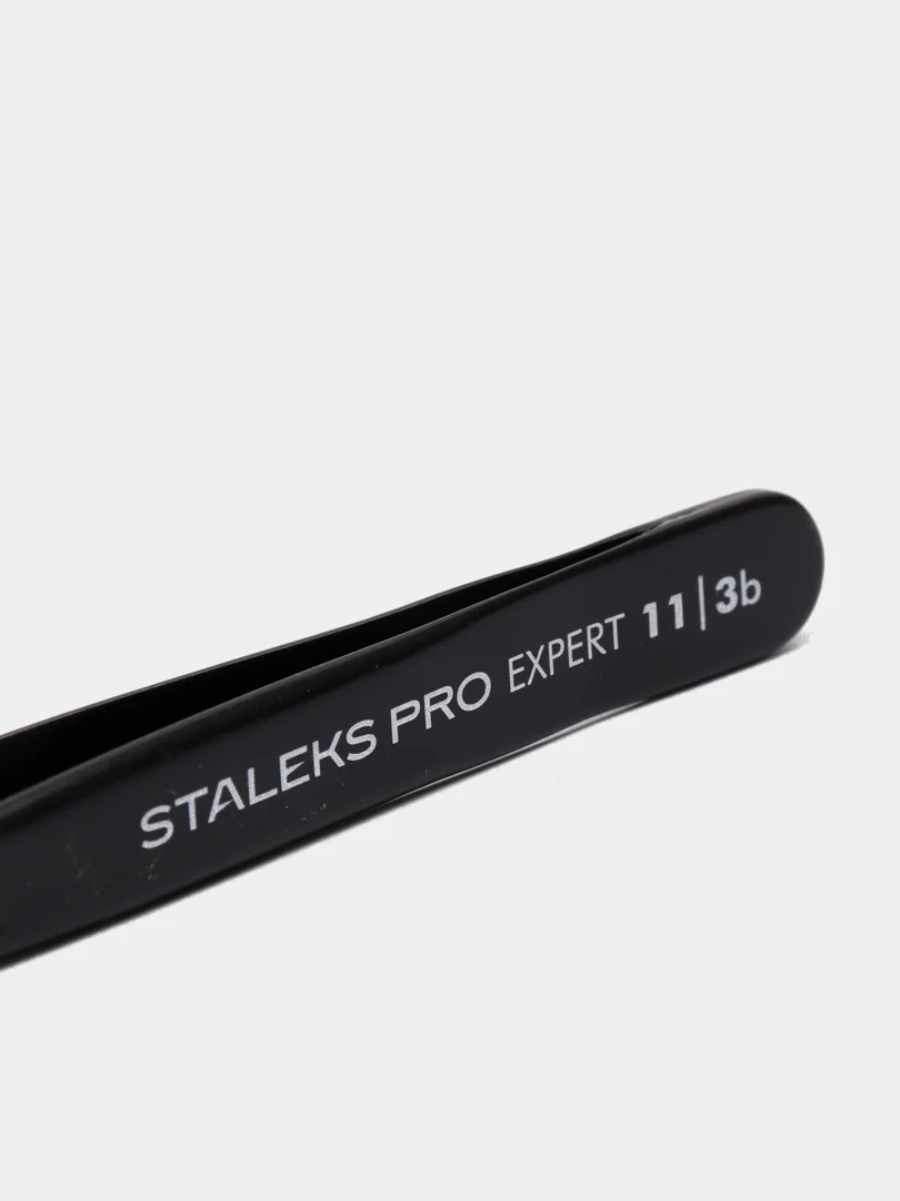 Пинцет скошенный для бровей Staleks Pro Expert 11 type 3b, 11/3, черный