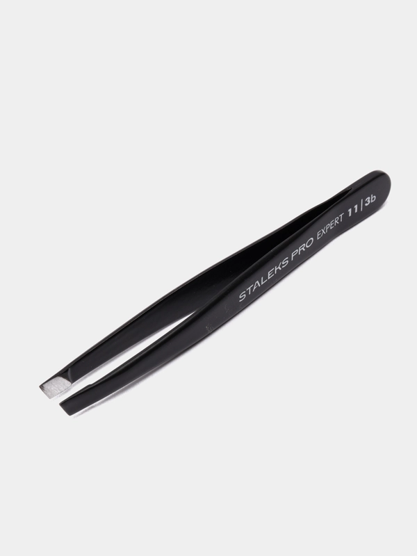 Пинцет скошенный для бровей Staleks Pro Expert 11 type 3b, 11/3, черный