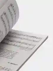 Книга "Самоучитель игры на фортепиано"