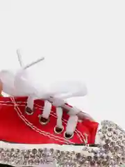 Красный брелок "Кеды" со стразами для ключей