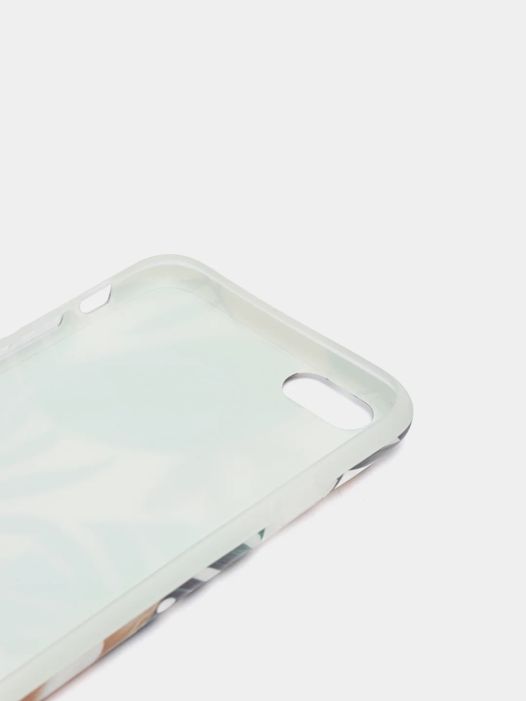 Бежевый чехол для IPhone