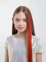 Алый прядь волос на заколке, Канекалон на заколке