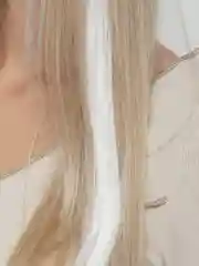Белый цветные и двухцветные накладные пряди / локоны волос на заколке-зажиме