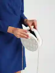 Белый женская сумка.