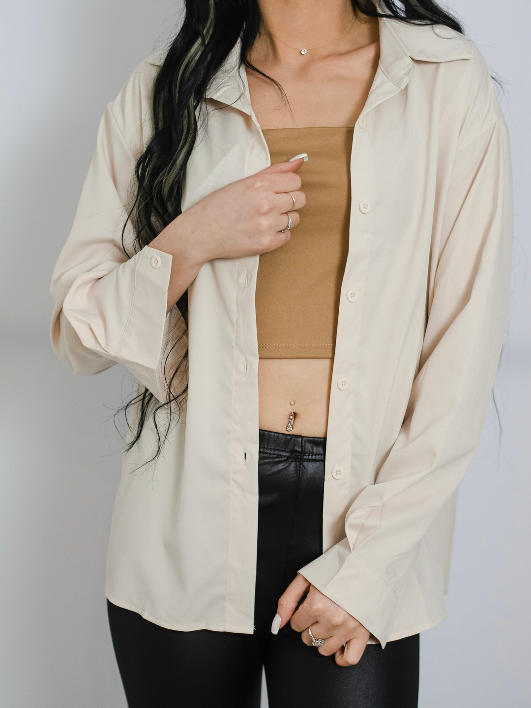 Рубашка женская оверсайз на пуговицах/однотонная кофта с длинным рукавомкупить по цене 1499 ₽ в интернет-магазине KazanExpress