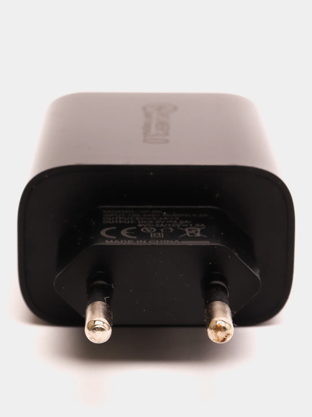 Белый зарядное устройство блок питания адаптер 3 USB, 1 Type-C, 4 входа
