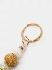 Кремовый брелок металлический для ключей, металл / Подарок сувенир на новый год