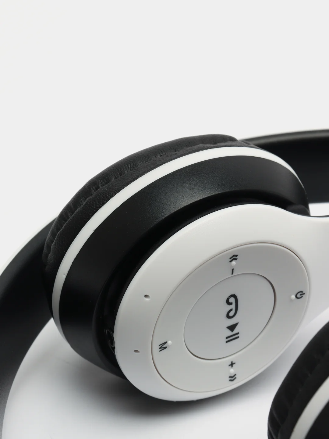 Белый беспроводные наушники P47 Wireless Bluetooth & AUX