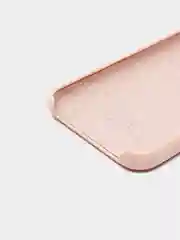Бежевый силиконовый защитный чехол на iPhone 11