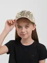 Светло-бежевый кепка