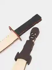 Коричневый набор деревянных ножей
