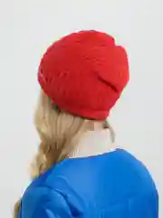 Красный шапки женские, пять цветов