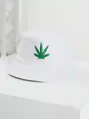 Белый панама с 3D-узором