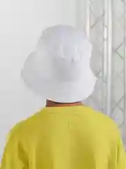Белый панама с 3D-узором