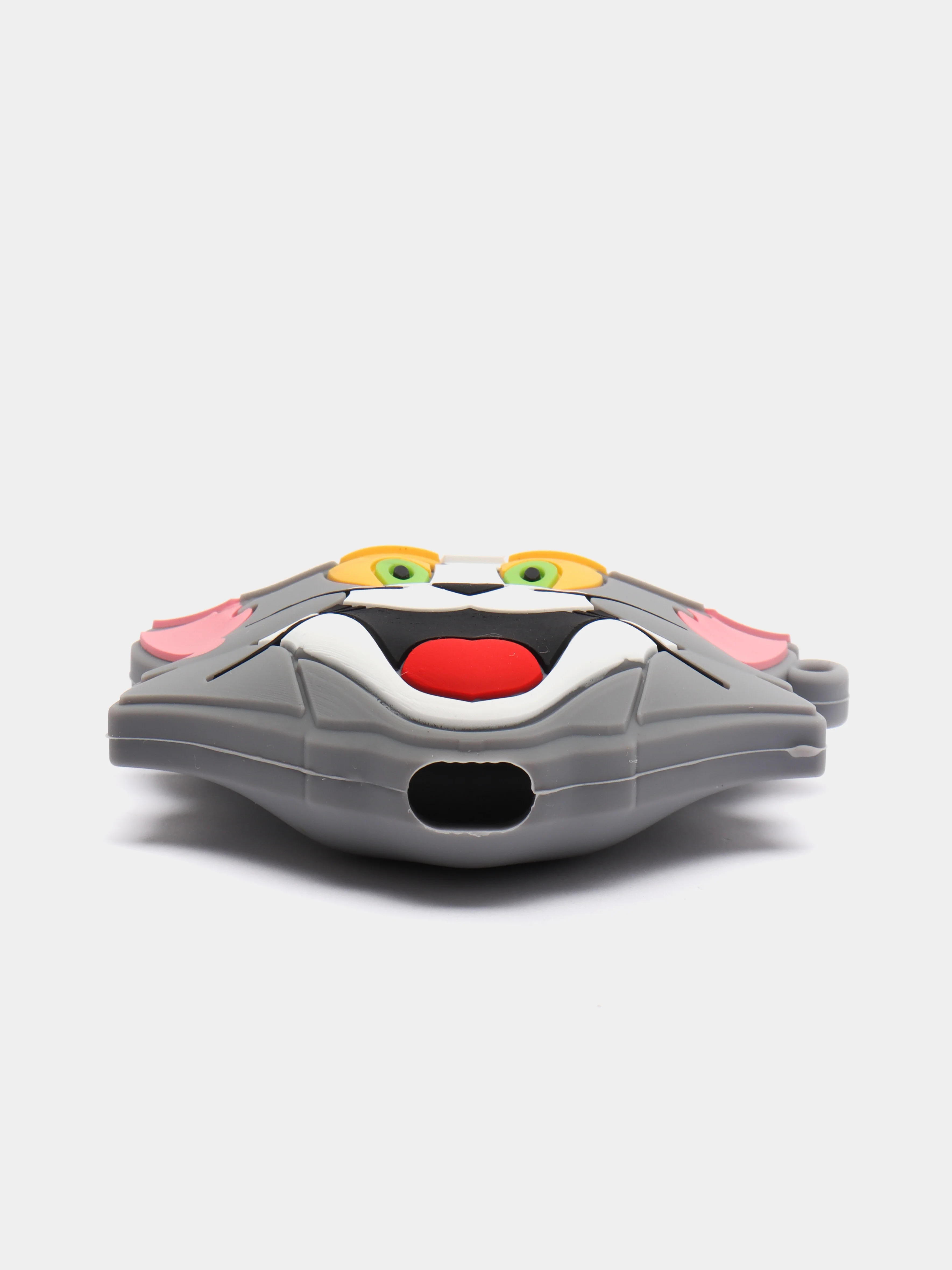 Белый чехол для беспроводных наушников AirPods (Аирподс) 1 / 2 / Pro, Pro 2 с карабином