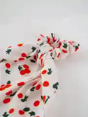 Белый резинка для волос