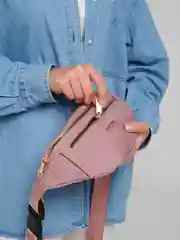 Розовый сумка-бананка