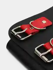Наручники на талии
