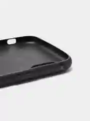Черный силиконовый чехол для iPhone