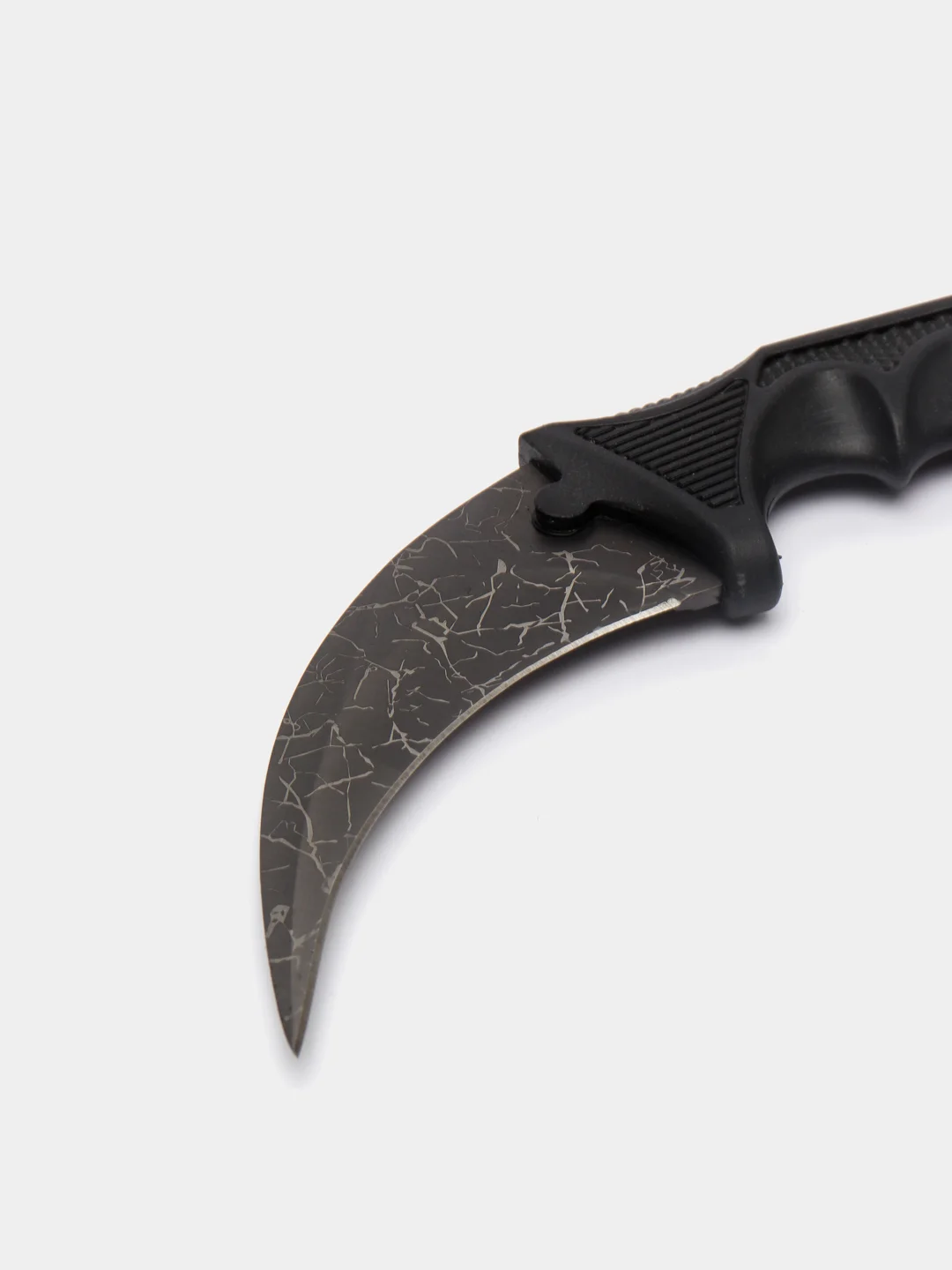 Угольный нож керамбит из игры CS Go в паутине