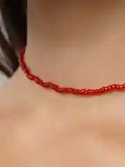 Красный чокер