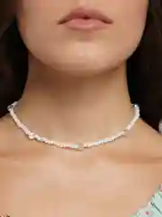 Белый чокер из бисера
